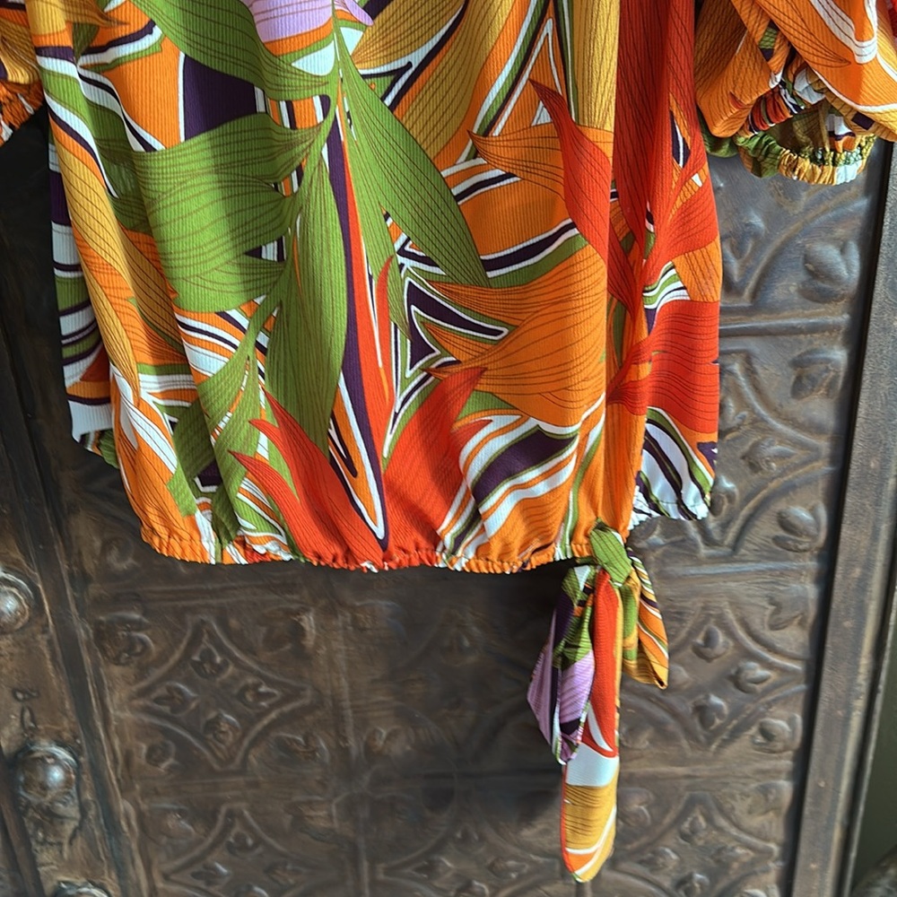 Colorful Off-Shoulder Women's Top - Picture 3 of 4